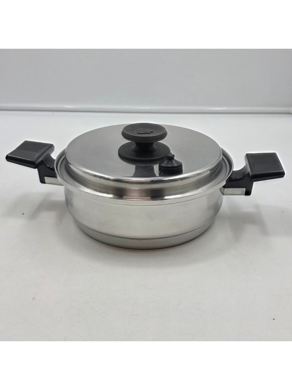 VTG Royal Prestige 7 ply SS Steam Insert/Strainer w/Lid (Fits 2.5 QT Saucepan)